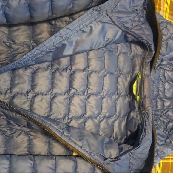 The North Face Men's Navy Puffer Jacket - Picture 2 of 5